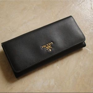 PRADA Authentic Saffiano Leather Wallet Black Used
